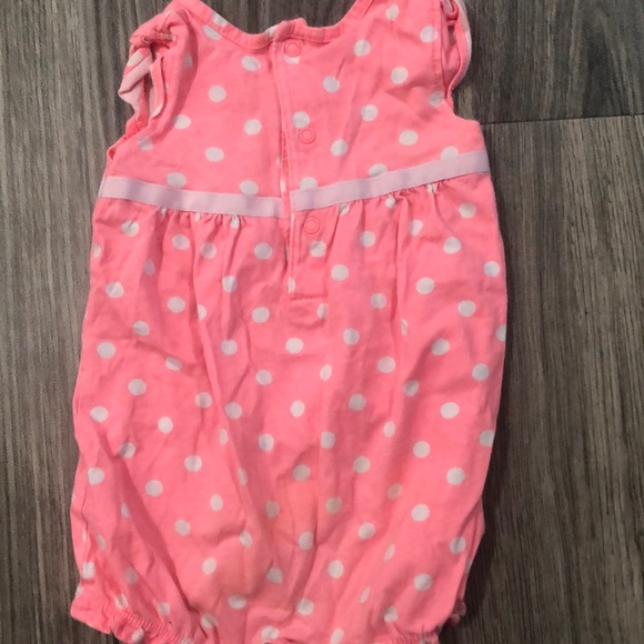 Carter girls Size 9 months romper - Picture 2 of 3